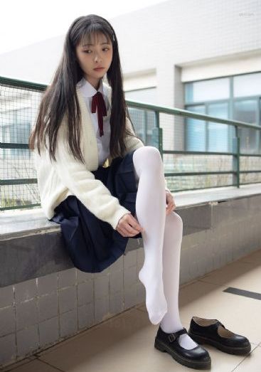 欧美咖色棉服_HD高清完整版